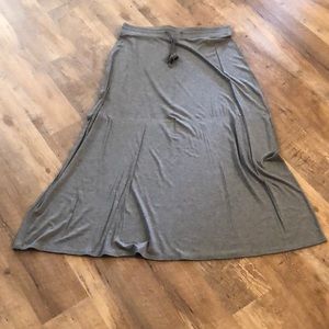 [TOMMY BAHAMA] grey maxi skirt